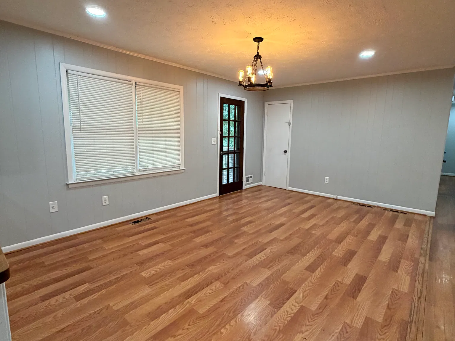 3 bed, 1596 sqft, $1,950 — Photo 4