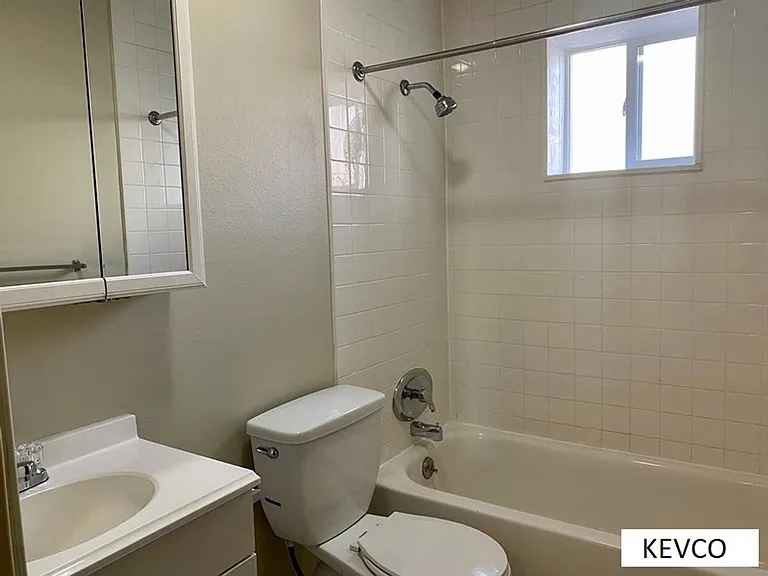 1812 Pecan St — Photo 6