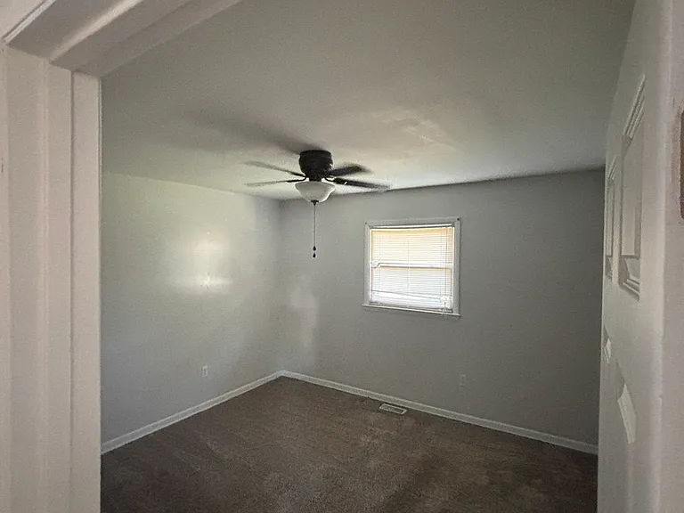 700 Elita Ln — Photo 3