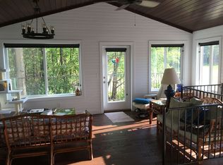 17 Inverness Dr, Bloomington, IL 61701