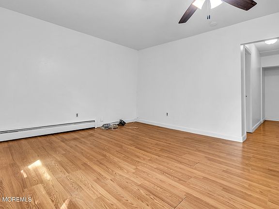 5th image of 381 Glenn Road