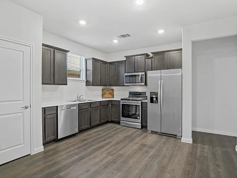 3911 Nature Ct — Photo 5