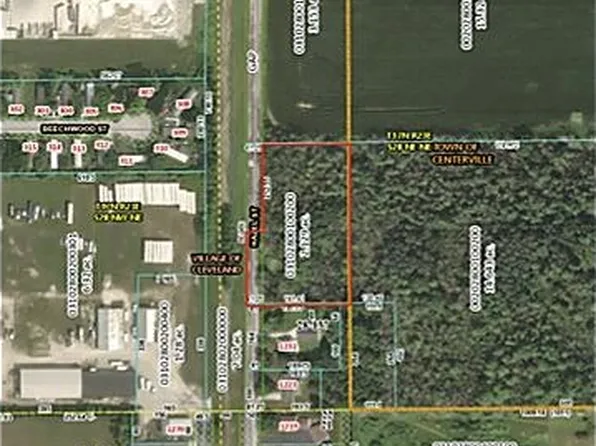 Hazel St, Cleveland, WI 53015