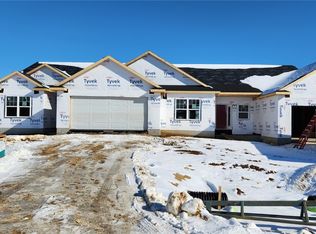 5860 Meadow Grass Cir SE, Cedar Rapids, IA 52403