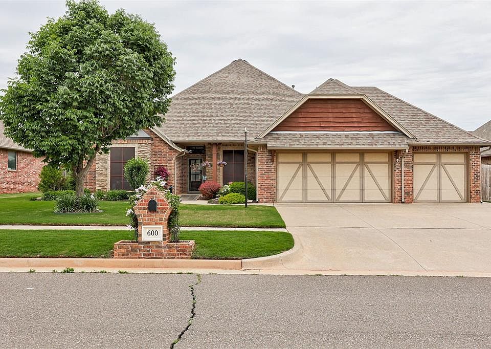 1st image of 600 Prairie Hill Ln