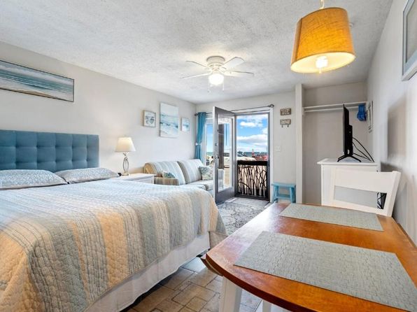1 Walnut St #10
