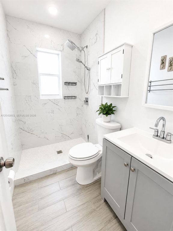 59 E 10th St, Hialeah, FL - More
