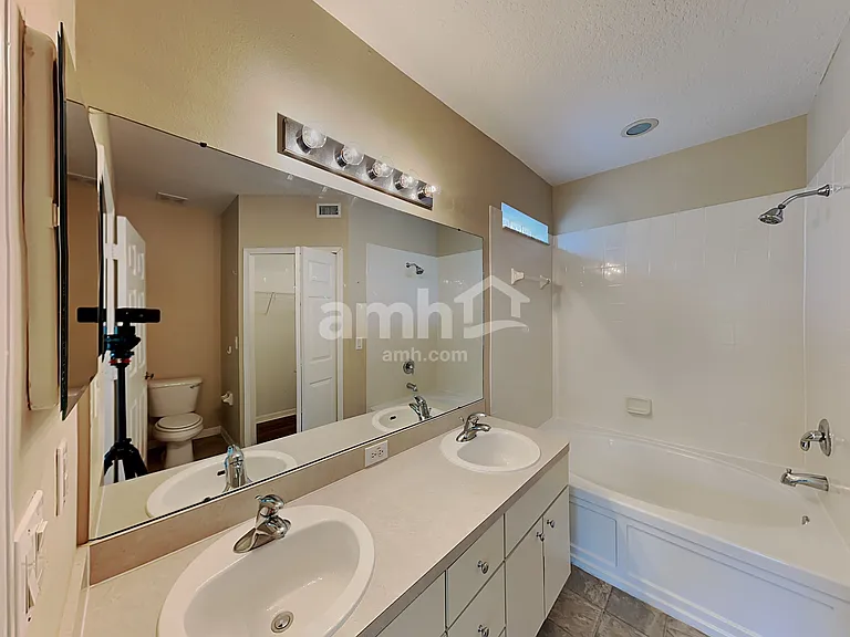 11002 Newbridge Dr — Photo 11