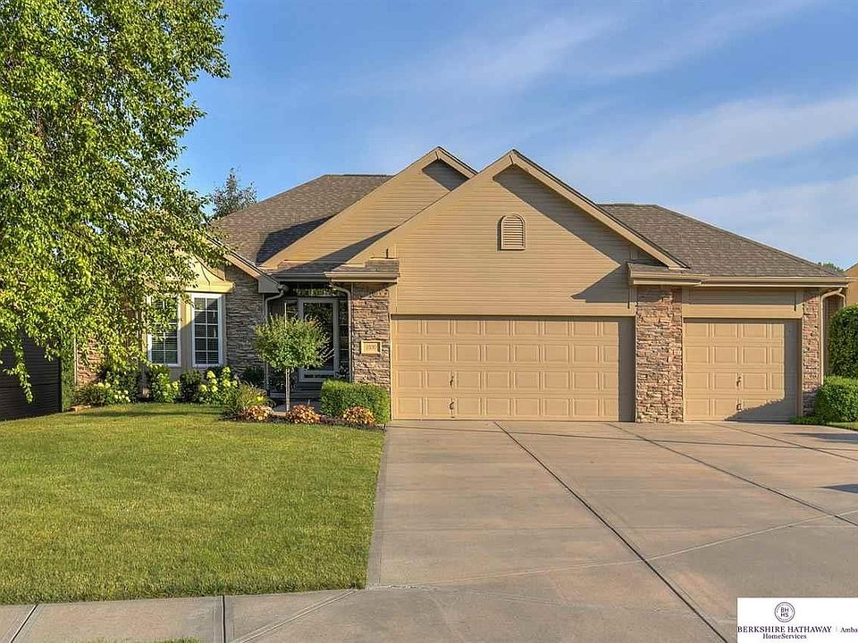 1st image of 1030 N 183rd Cir