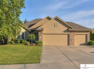 1030 N 183rd Cir, Elkhorn, NE 68022