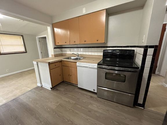 4th image of 1200 Ashford Dr
