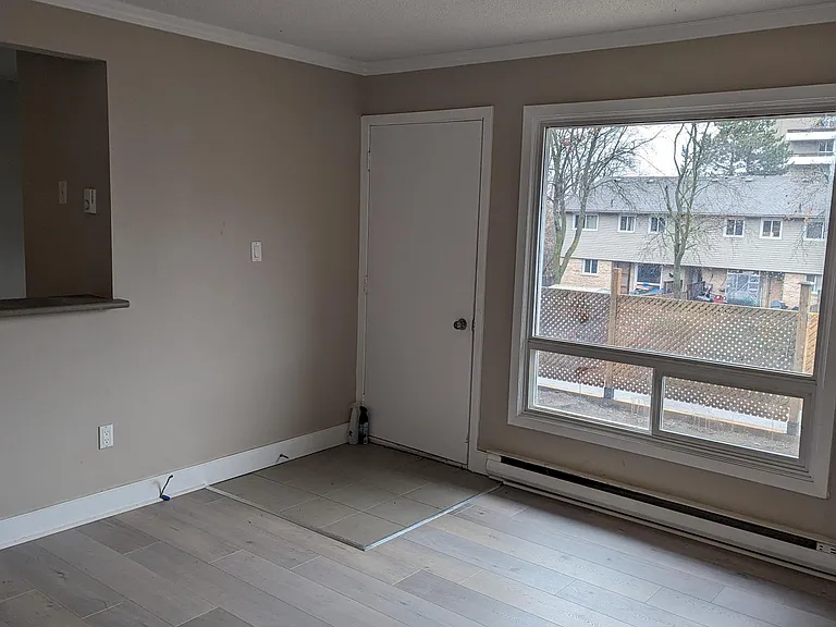 700 Parkhill Rd W — Photo 7