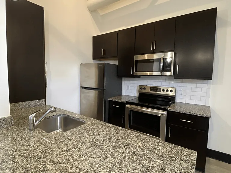 Pilot Place — Photo 38