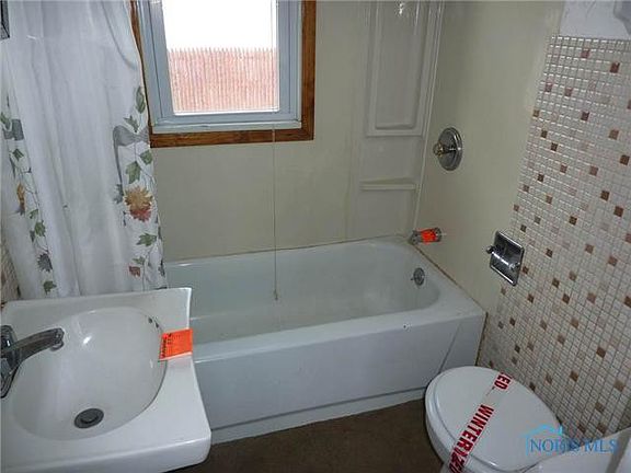 5th image of 5905 Livingston Dr