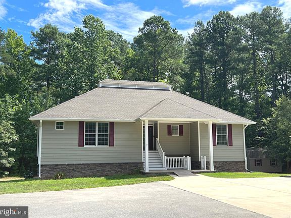 3rd image of 23044 Hopton Ln