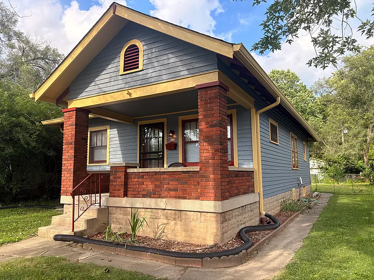 145 S Bancroft St — Photo 2