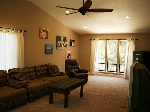 3rd image of 3724 Sunshine Ln
