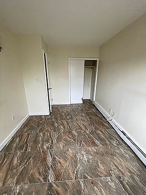 4th image of 2127 21st Ave APT 3F