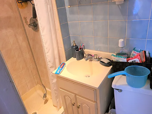 Rented by Virtual Real Estate | media 19