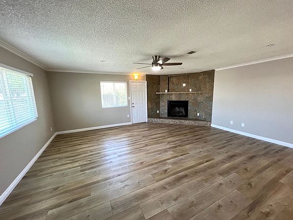 4th image of 8632 La Salle St #A