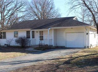 511 Garrettson St, Burlington, KS 66839