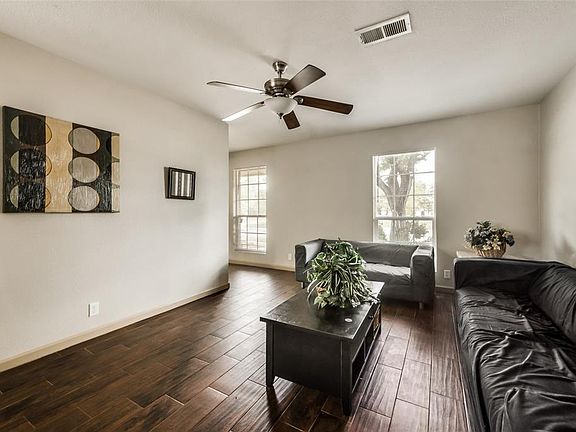 4th image of 969 Lakeland Dr