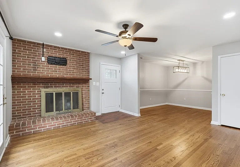 752 Ticonderoga Ave — Photo 2