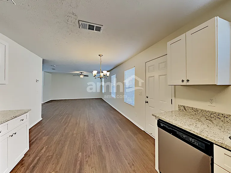 5209 Sunsail Dr — Photo 4