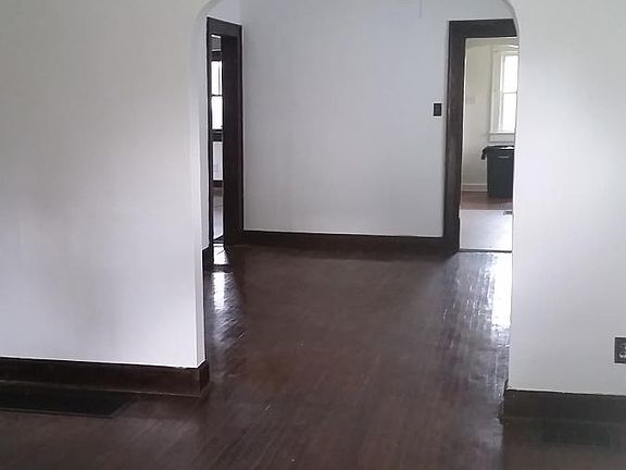 2nd image of 845 N Denny St