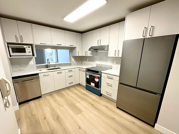 2nd image of 7453 Moffatt Rd #321