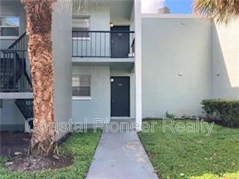 2840 Somerset Park Dr — Photo 1