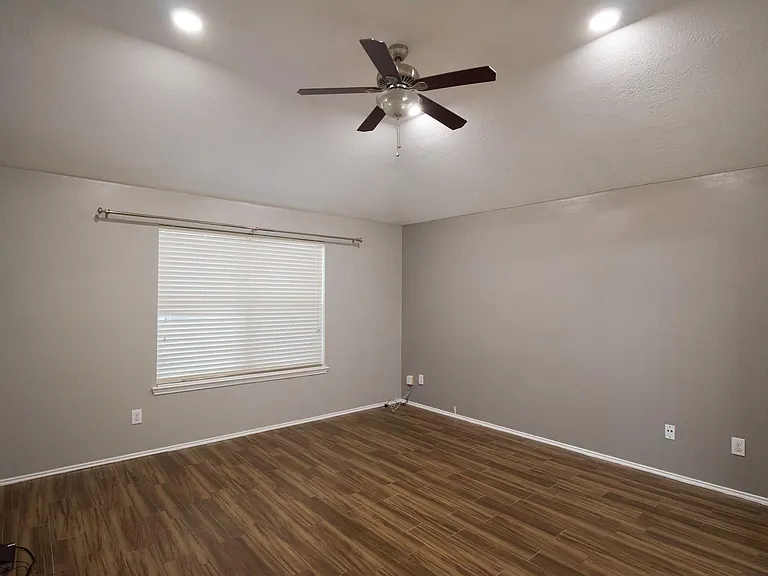2710 Sockeye Dr — Photo 9