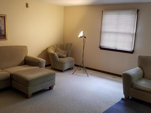 4th image of 6447 Blackhaw Dr