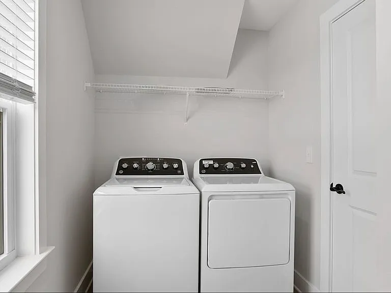 6008 Peregrine Ln — Photo 7
