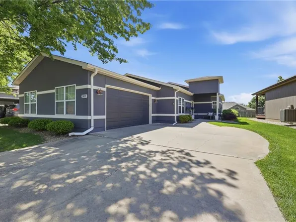 2819 NE Sonora Valley Dr, Blue Springs, MO 64015