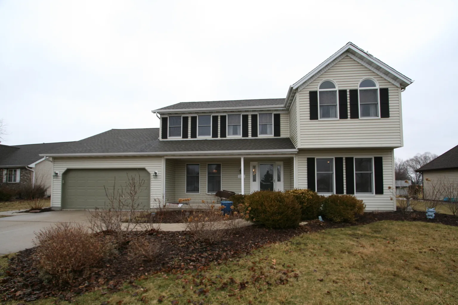 1124 Windsor Dr photo 1
