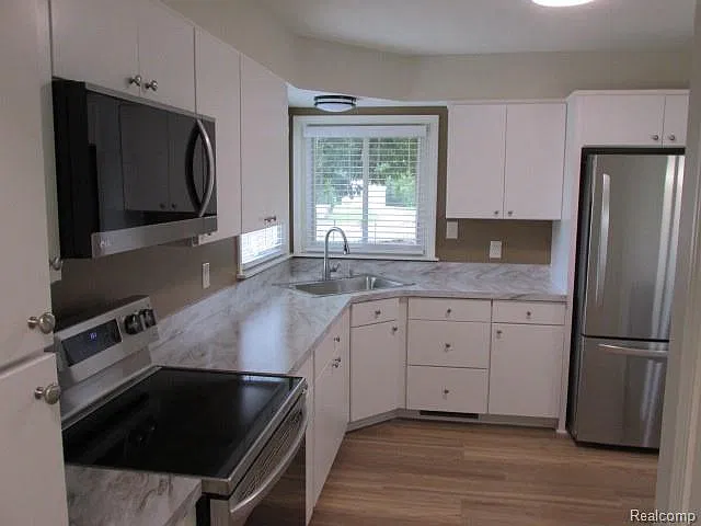 2 bed, 1.0 bath, 1161 sqft, $2,300 — Photo 3
