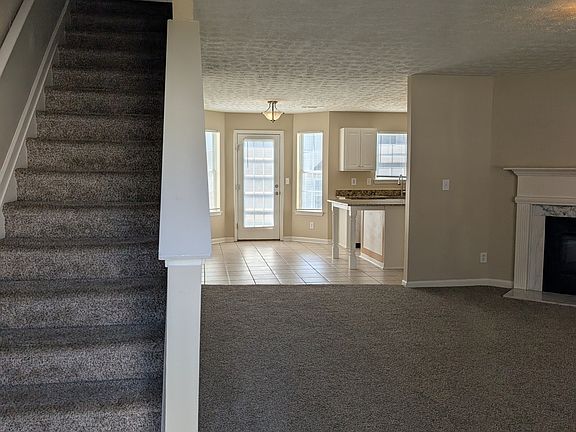 3rd image of 347 Springhaven Way