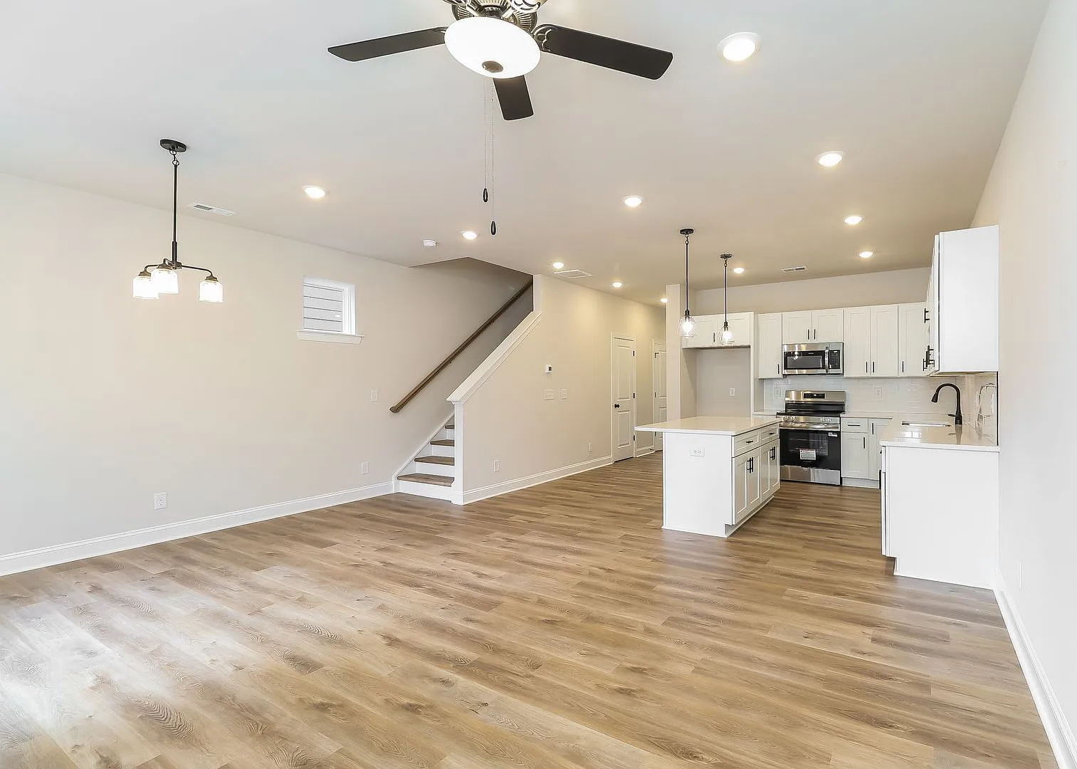 3-Bedroom, 2.5 Bath Townhome for Rent in Westerly Hills | Attached Garage & Modern Kitchen | Char... — Photo 2