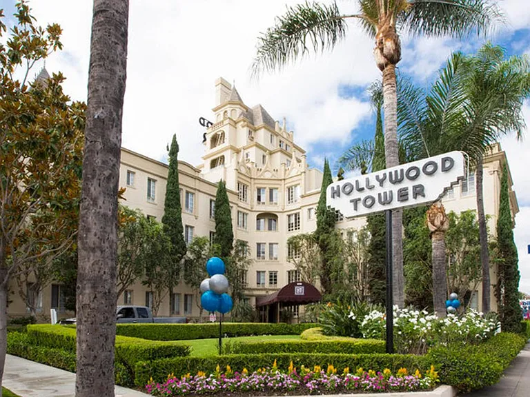 Hollywood Tower — Photo 5