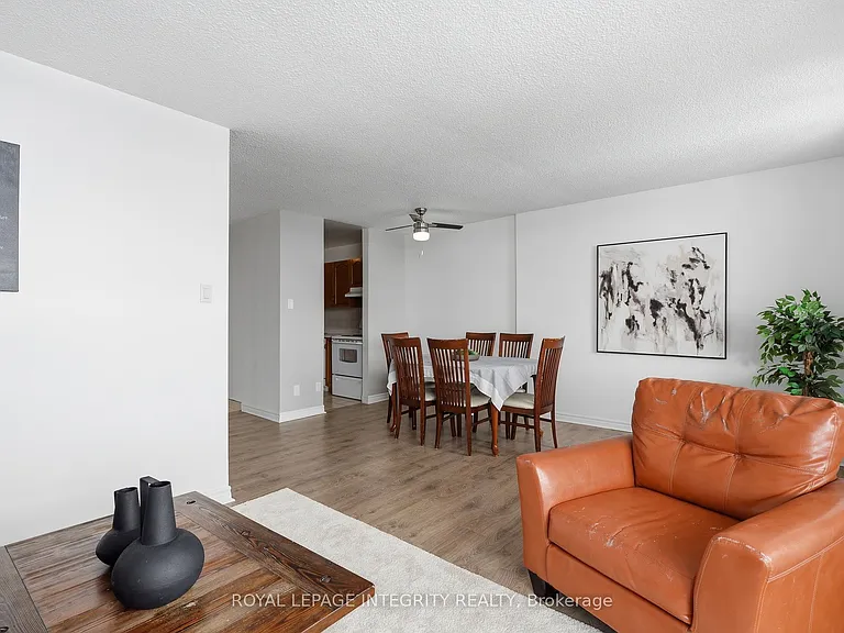 2000 Jasmine Cres #1110 — Photo 6