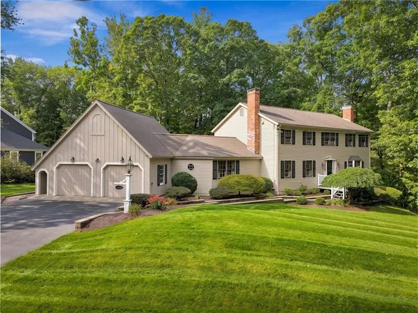 1 Kings Row, Cumberland, RI 02864