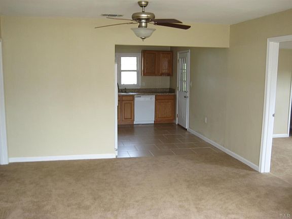3rd image of 4906 Ravenswood Ave