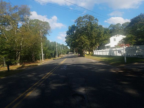 5th image of 298 Magnolia Dr