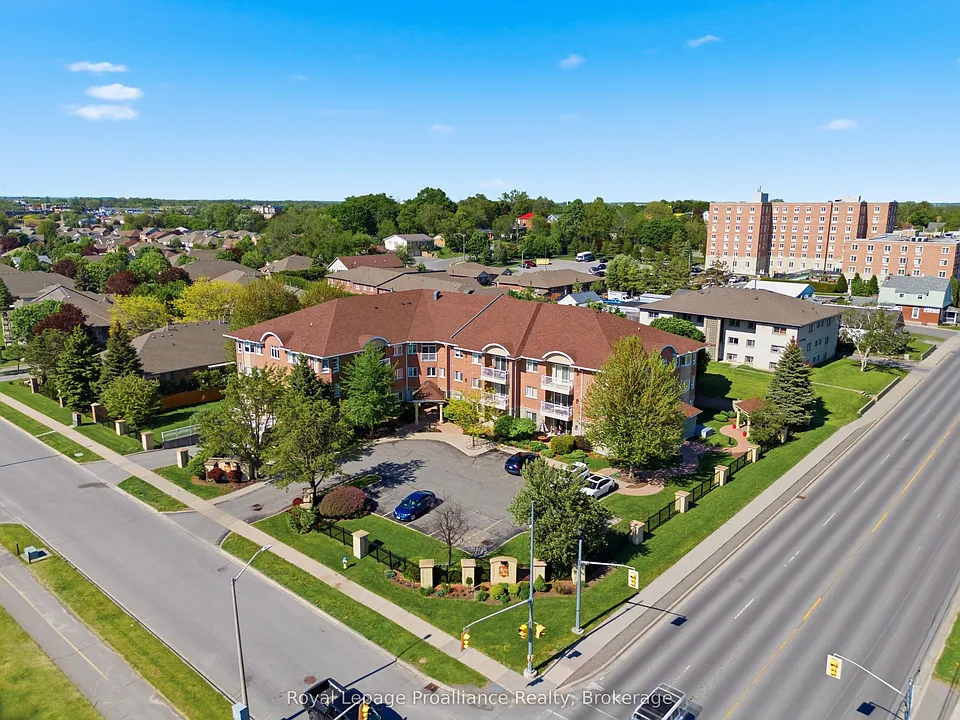 15 Heartwood Dr #101