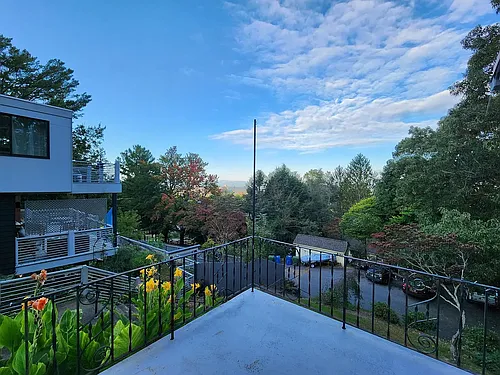 100 Sunset Dr Photo 1