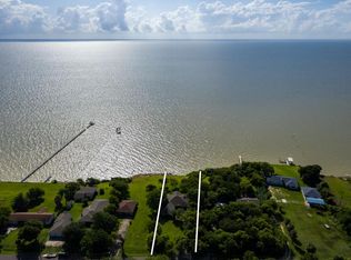 9912 Ocean Dr, Beach City, TX 77523