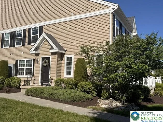 5998 Valley Forge Dr — Photo 1