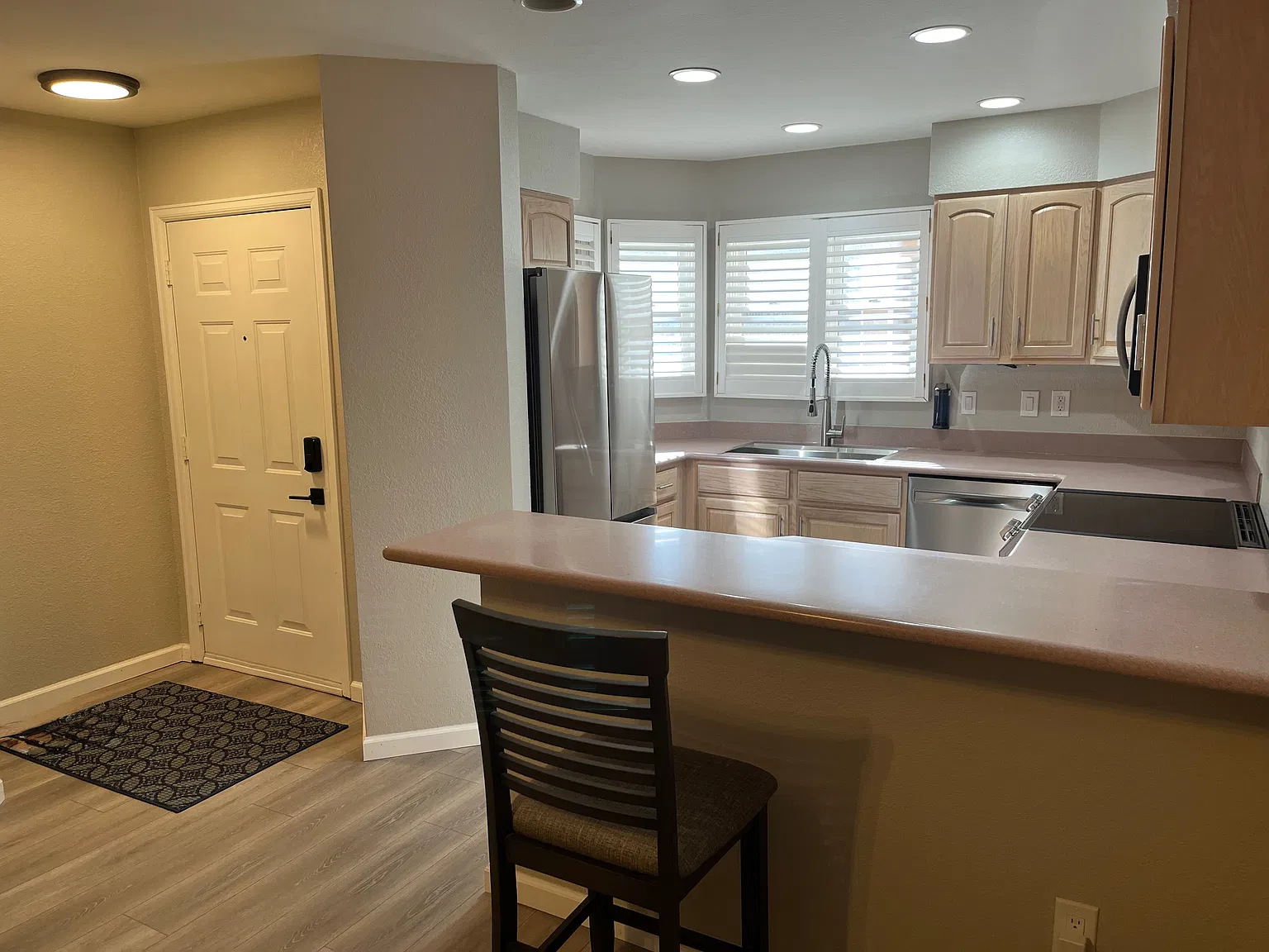 2 bed, 1298 sqft, $3,000 — Photo 3
