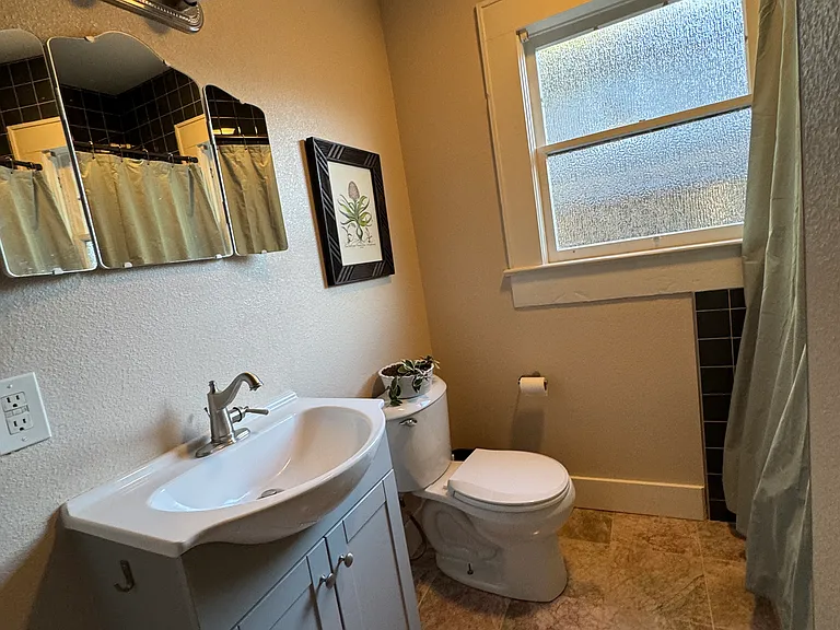 118 W Shaw St — Photo 8